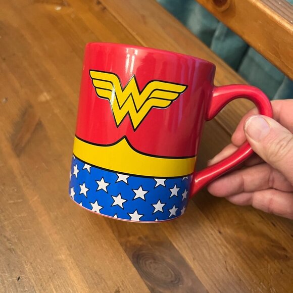 Wonder Woman Ceramic Mug 14oz - Embrace Your Inner Superhero With Every Sip silv - Picture 6 of 7